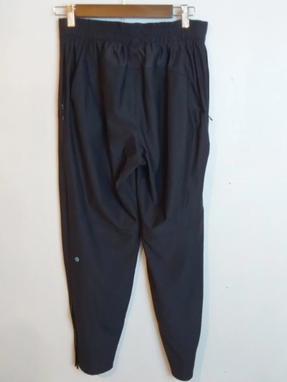 Lululemon| Black High Rise Joggers Zipper Features Comfort Sz.S
